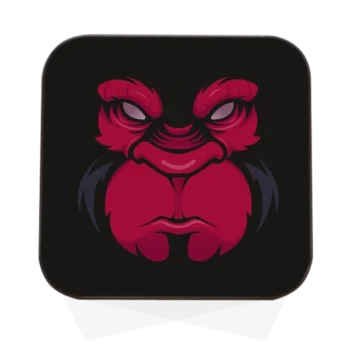 Hardhouten vierkante onderzetter met ronde randen en Boze Gorilla ontwerp in rood op zwarte achtergrond, vooraanzicht.