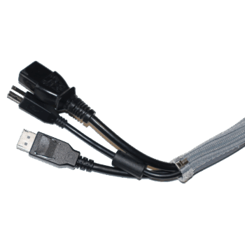 Kabelmantel met rits in gebruik met USB en voedingskabels gebundeld voor georganiseerd werkplek kabelmanagement